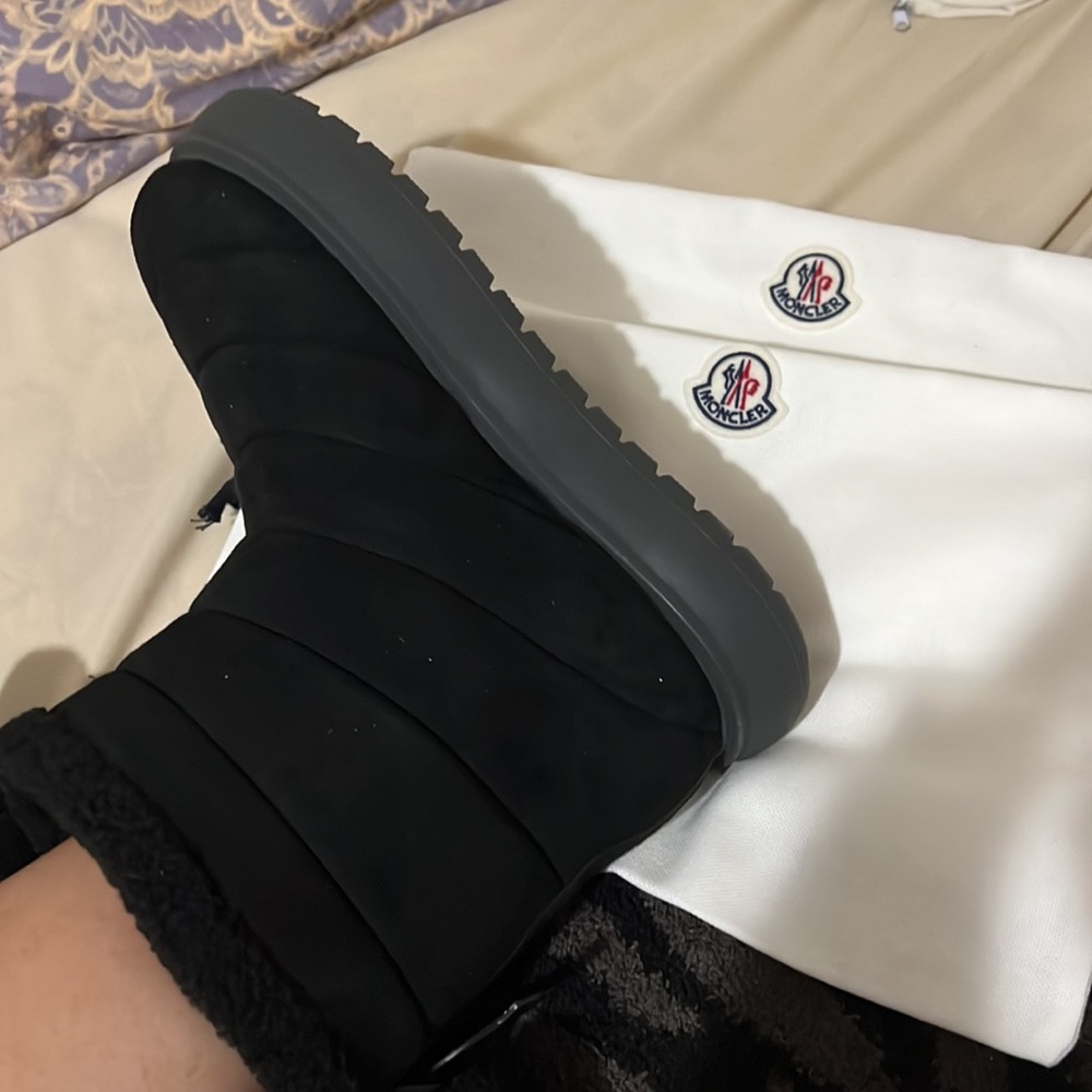 MONCLER
Black Hermosa Ankle Boots